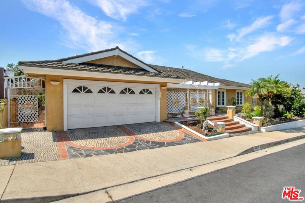 5222 Los Franciscos Way