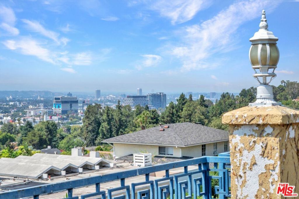 5222 Los Franciscos Way