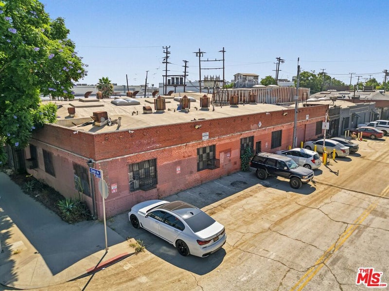 802 E Gage Avenue