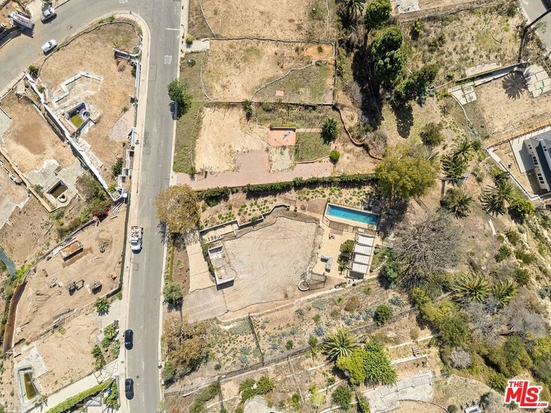827 Lachman Lane