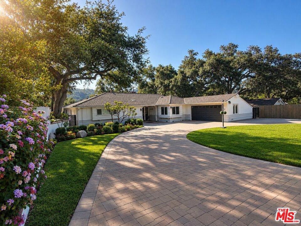1918 Highland Oaks Drive
