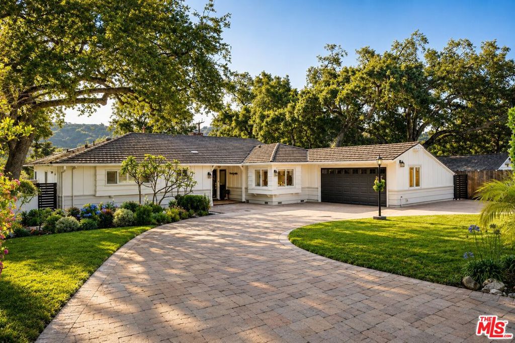 1918 Highland Oaks Drive