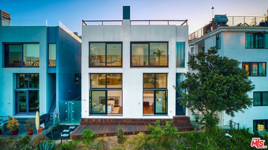 Properties 4 5106 Pacific Avenue