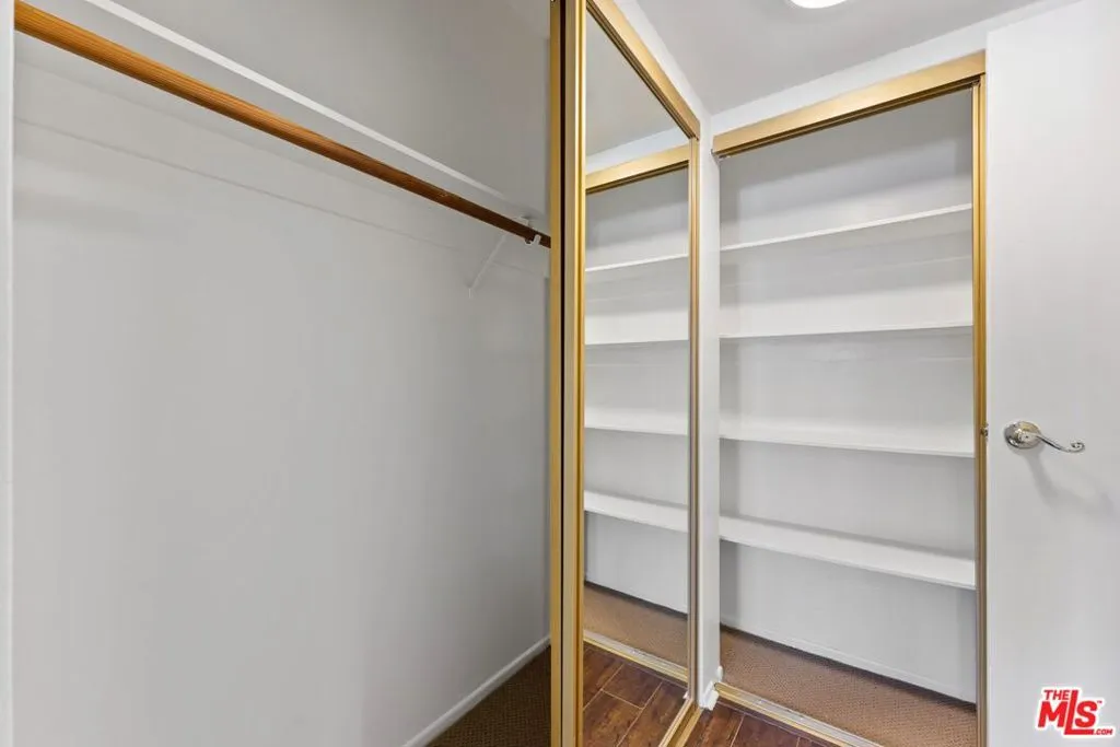 Los Angeles, California 90069, United States, 1 Bedroom Bedrooms, ,2 BathroomsBathrooms,Residential,Active,223813