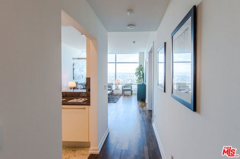 900 W Olympic Boulevard 31F