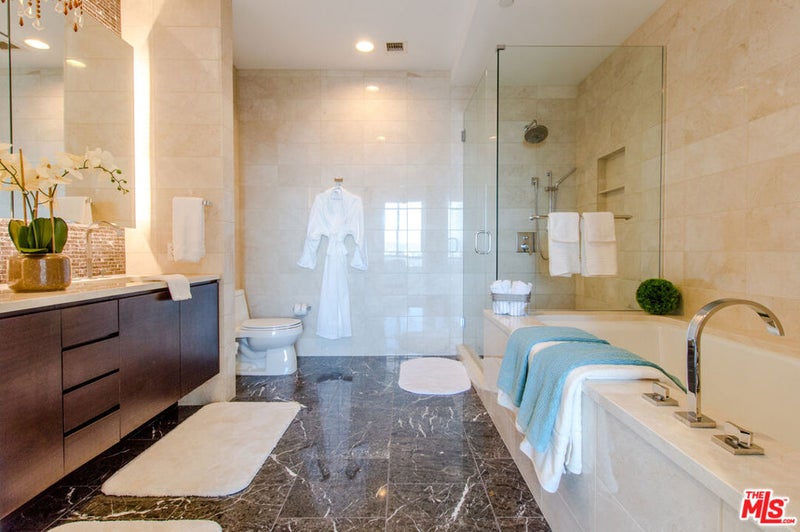 900 W Olympic Boulevard 31F