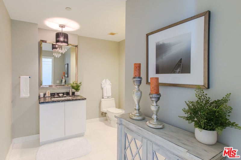 900 W Olympic Boulevard 31F