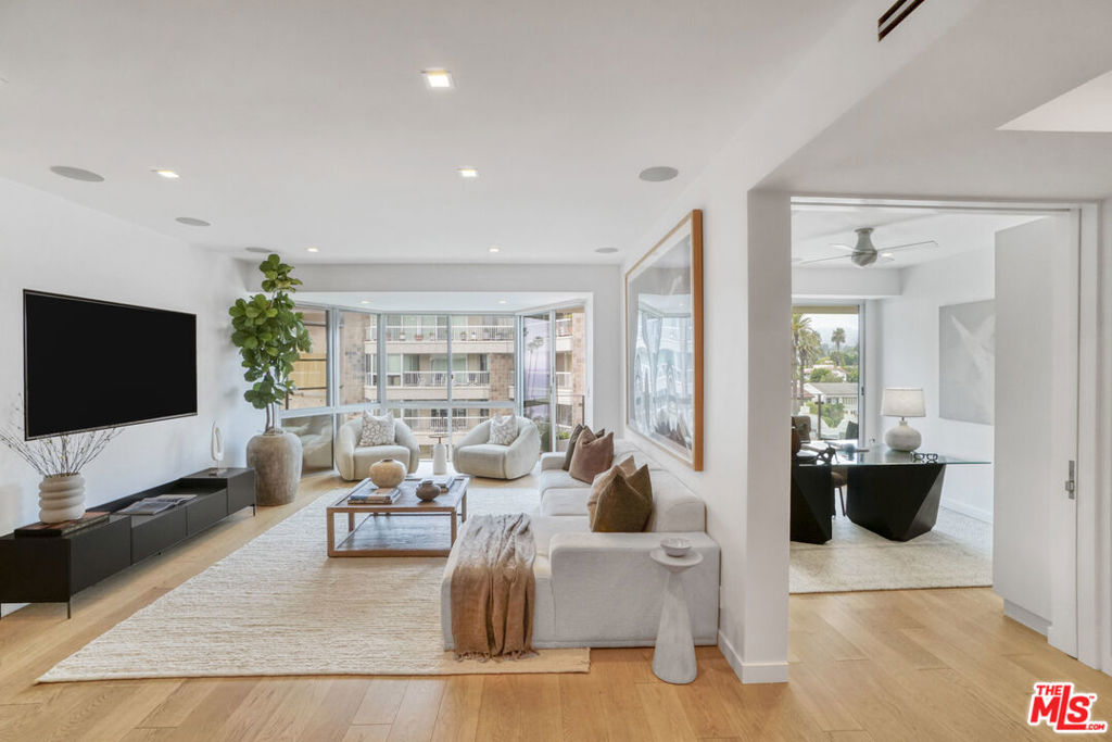 Properties 3 515 Ocean Avenue 706S