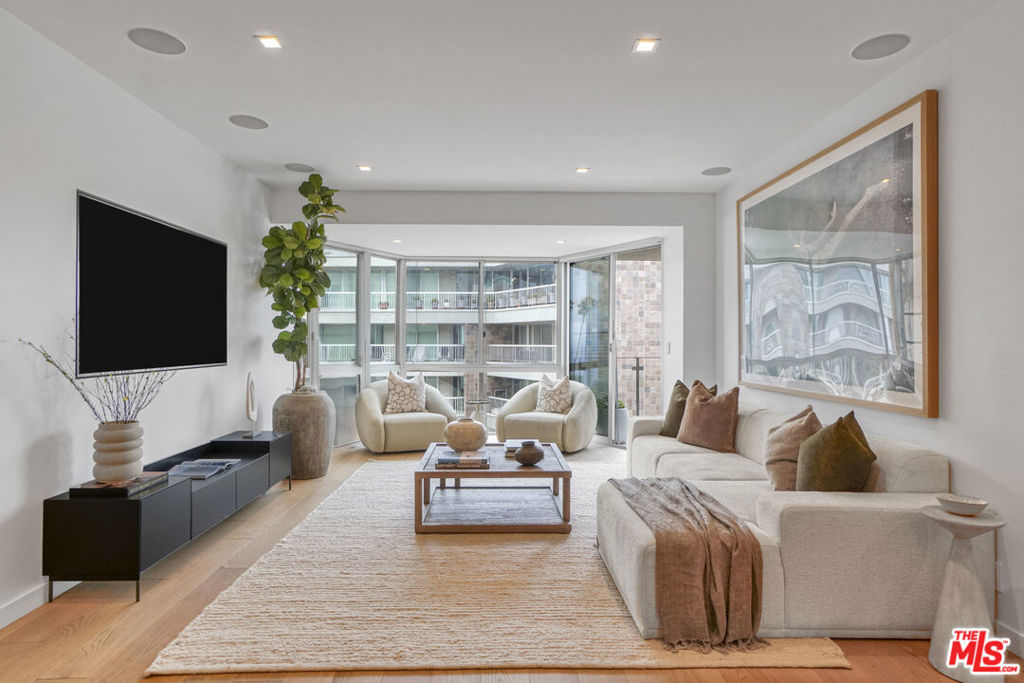 Properties 1 515 Ocean Avenue 706S