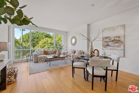 1705 Ocean Avenue 206 Santa Monica CA 90401