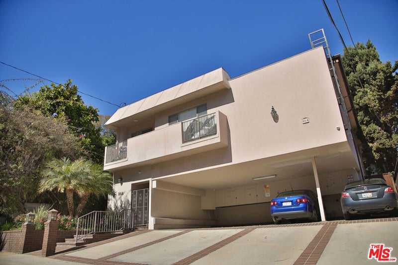 864 Granville Avenue