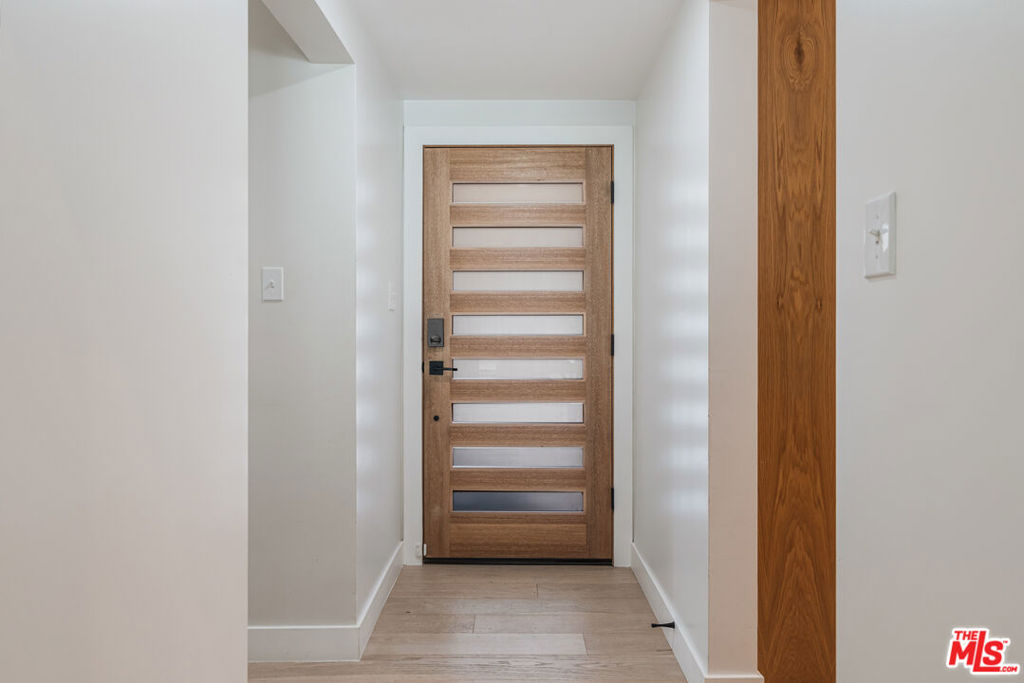 5552 S Corning Avenue