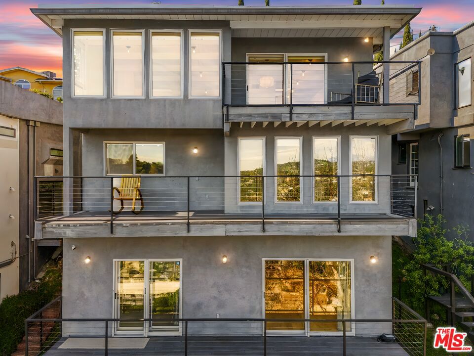 2226 Ronda Vista Drive