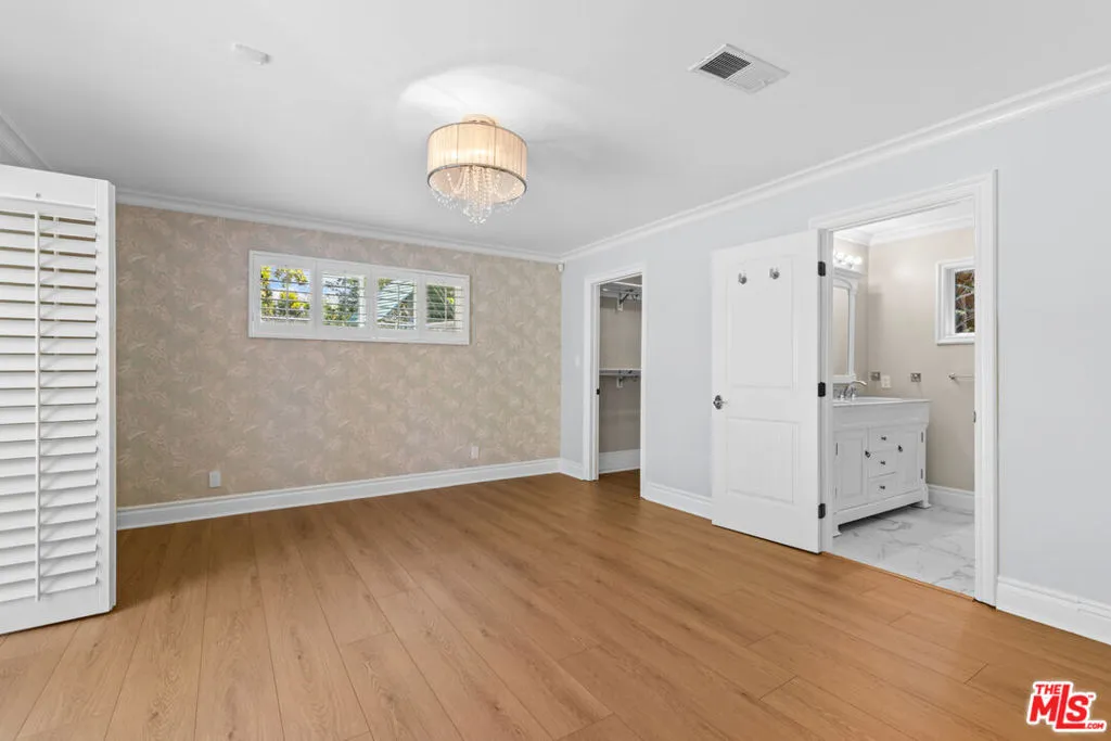 Los Angeles, California 90049, United States, 4 Bedrooms Bedrooms, ,3 BathroomsBathrooms,Residential,Active,184719