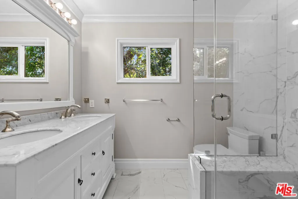 Los Angeles, California 90049, United States, 4 Bedrooms Bedrooms, ,3 BathroomsBathrooms,Residential,Active,184719