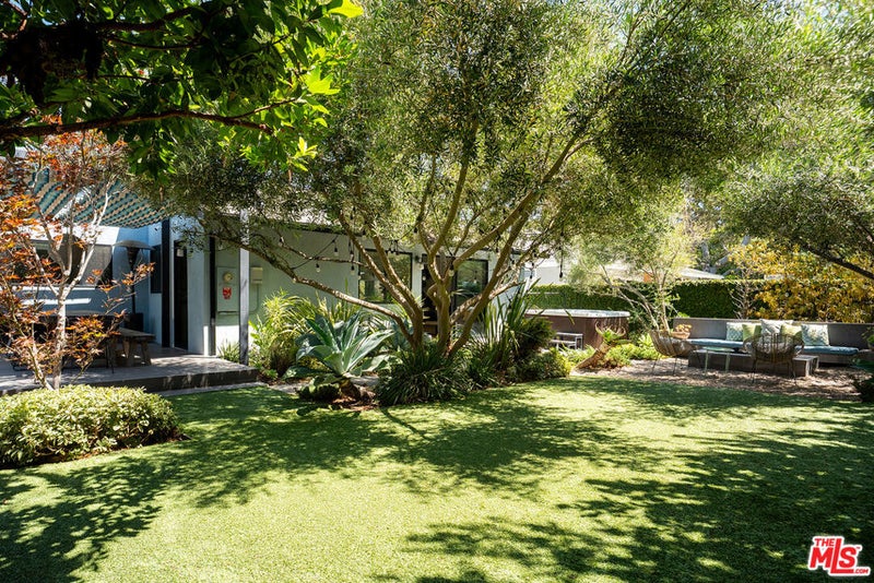 5808 Vicstone Court
