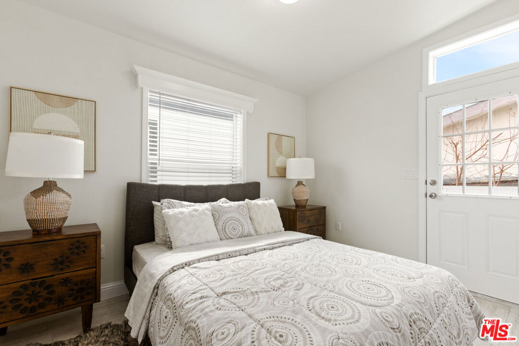 8250 Lankershim Boulevard 192