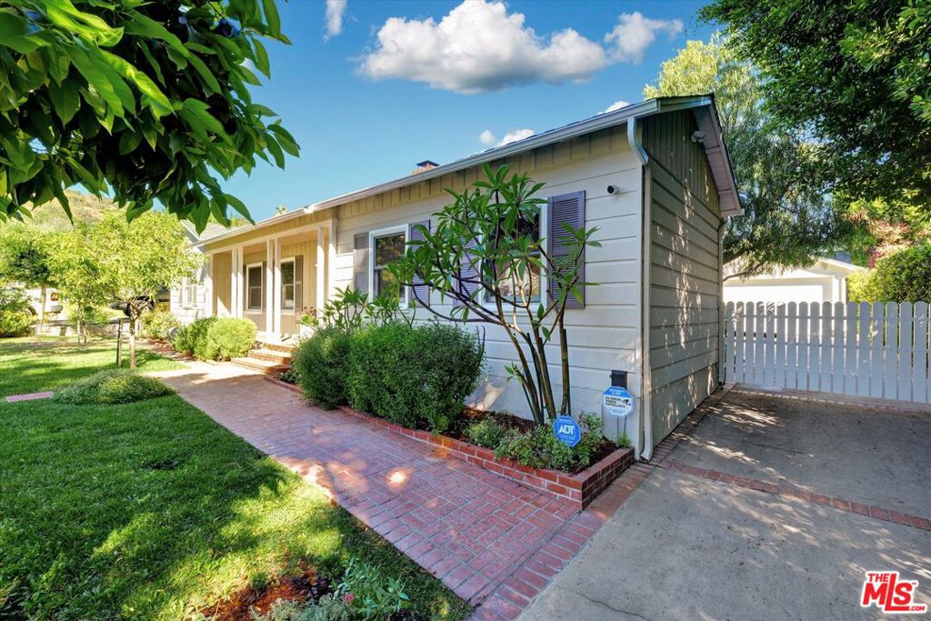 Properties 4 1195 Charles Street