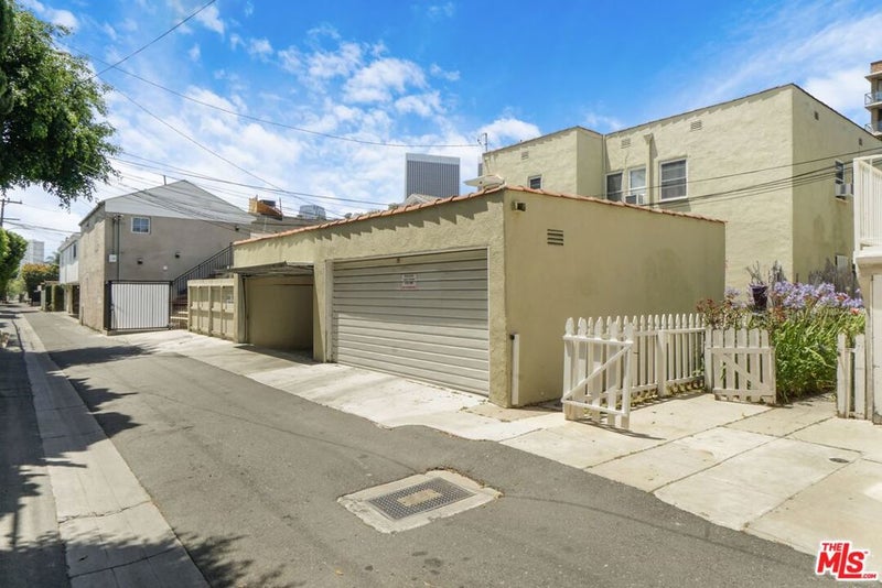 228 S Spalding Drive