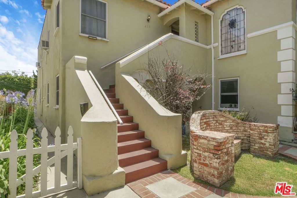 228 S Spalding Drive