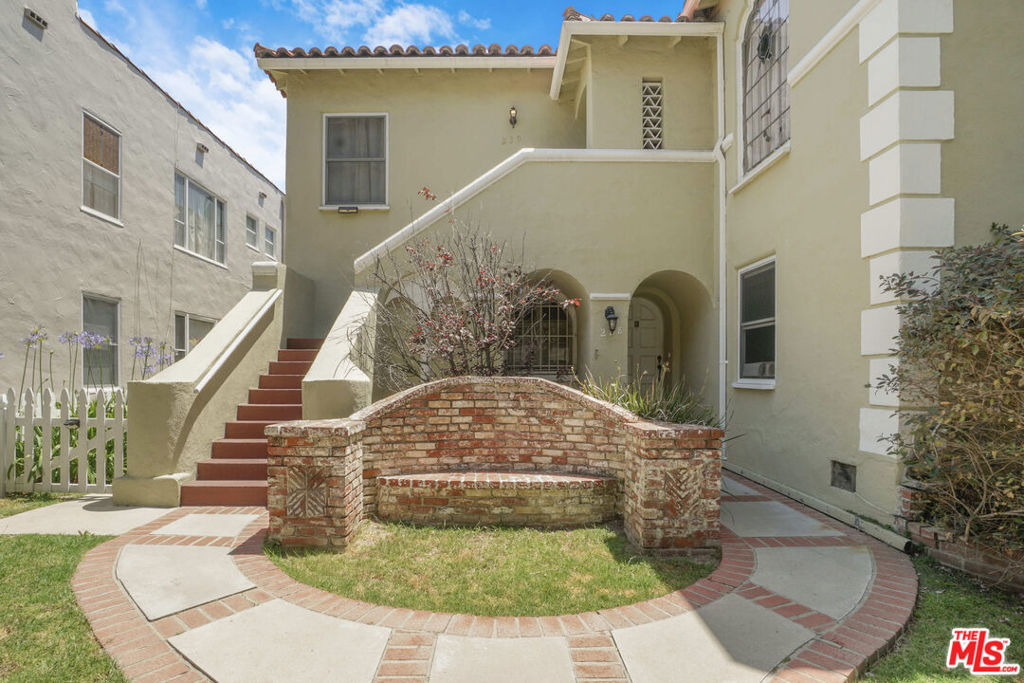 228 S Spalding Drive