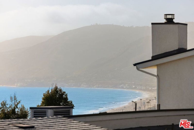 6795 Las Olas Way