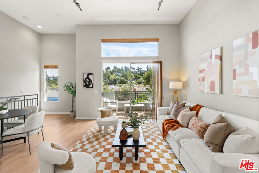 2397 Silver Lake Boulevard 22