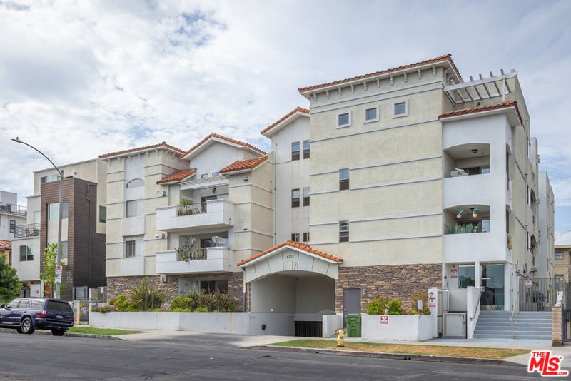 4733 Elmwood Avenue 102