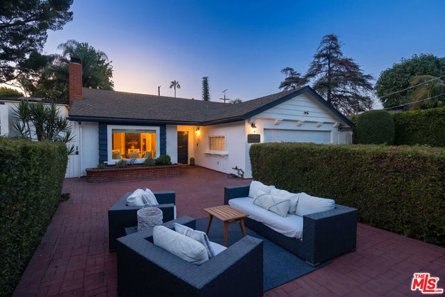 11139 Hortense Street, Los Angeles
