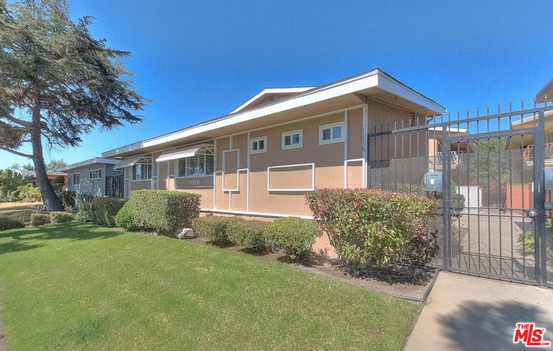 11118 Crenshaw Boulevard 1
