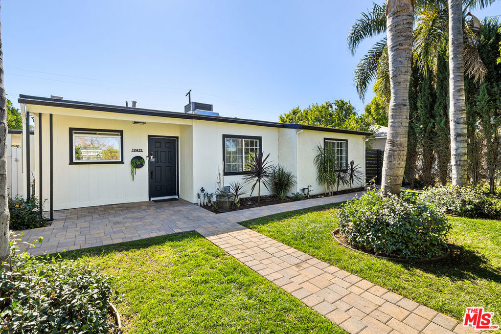 19432 Hartland Street