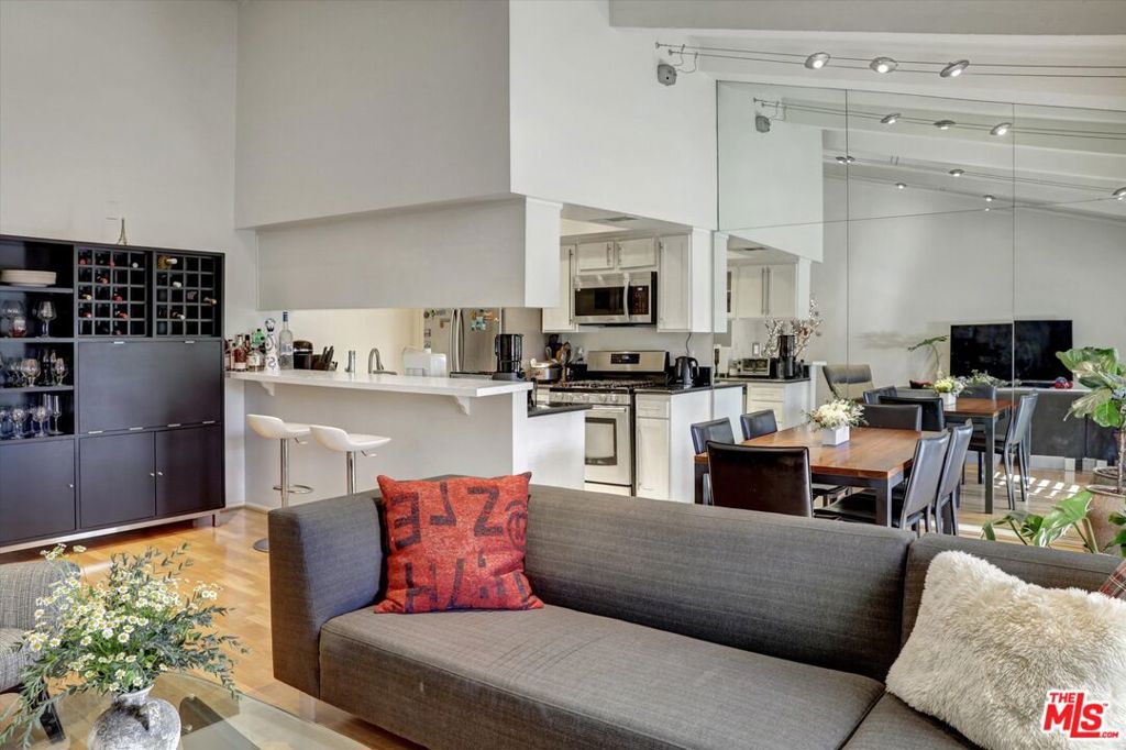 2700 E Cahuenga Boulevard 1301