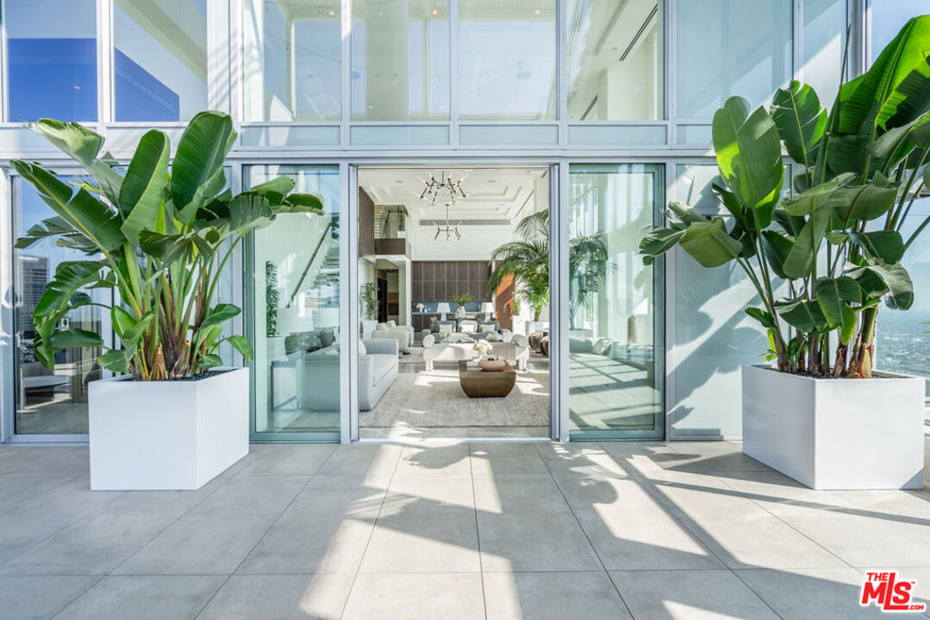 Properties 2 825 S Hill Street Penthouse