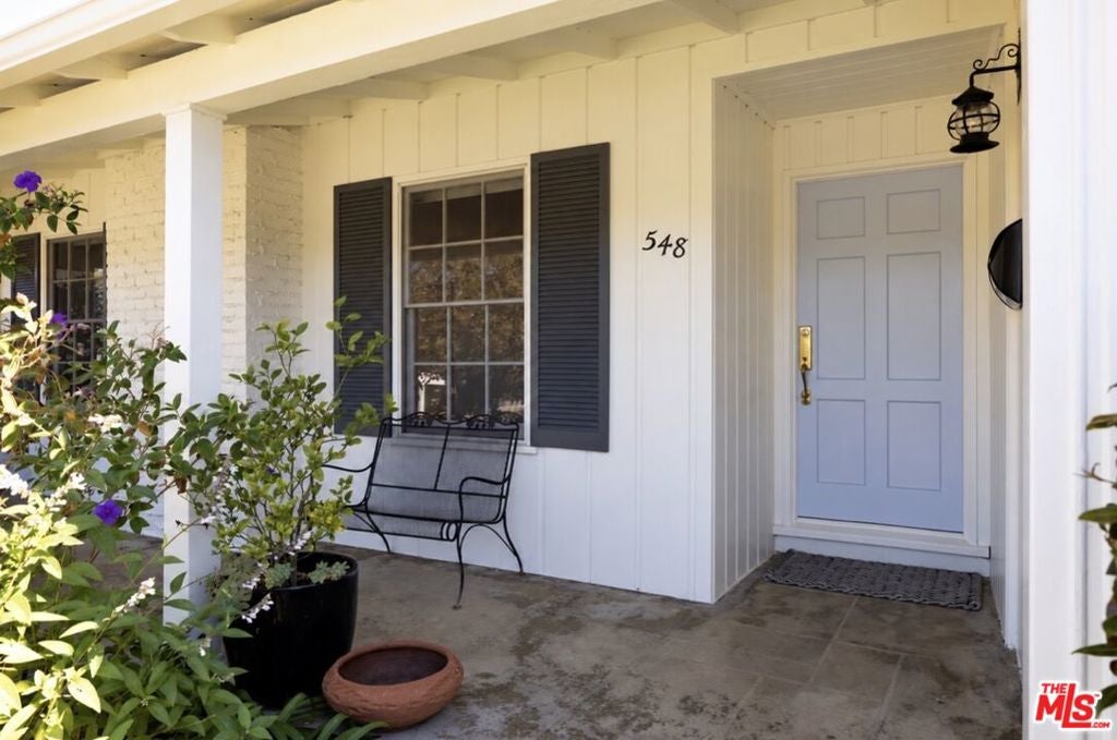 548 El Medio Avenue