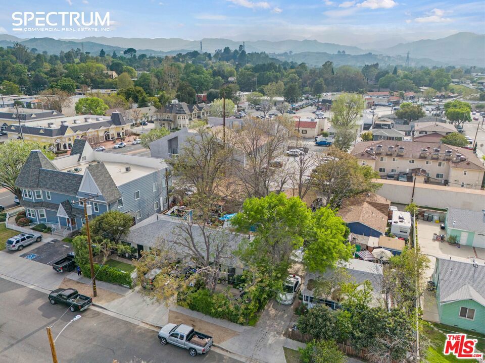 24513 Walnut Street