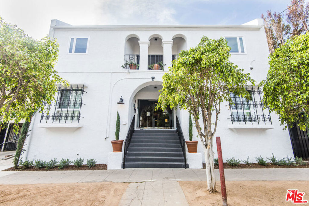 1439 N Curson Avenue