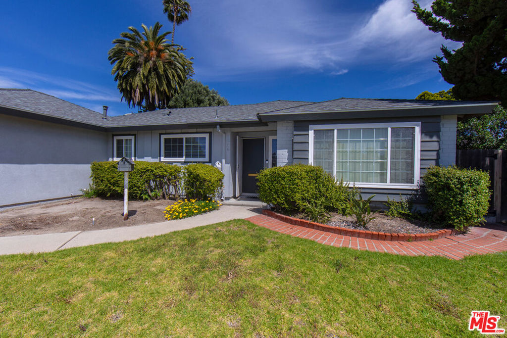 1956 Leven Avenue