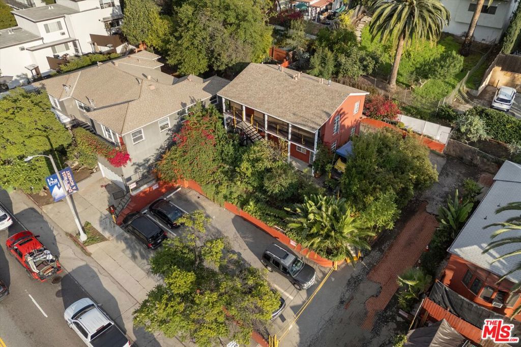 3234 Barham Boulevard