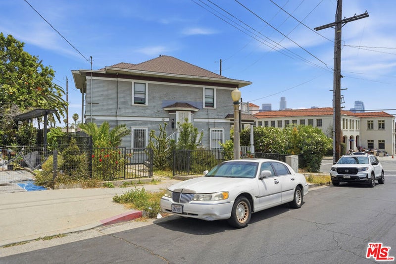 600 E Edgeware Road