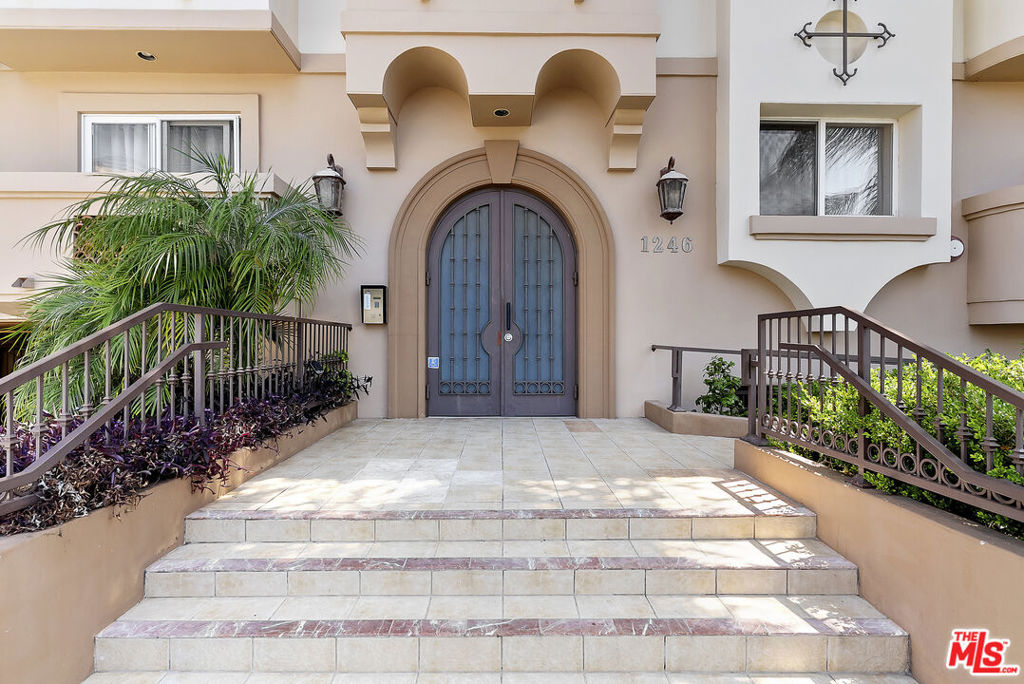 1246 Armacost Avenue 201