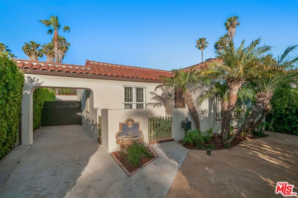 624 N POINSETTIA PL, LOS ANGELES, CA 90036 - Image 0830d545e10024eefffe421034c8e800/3236320604