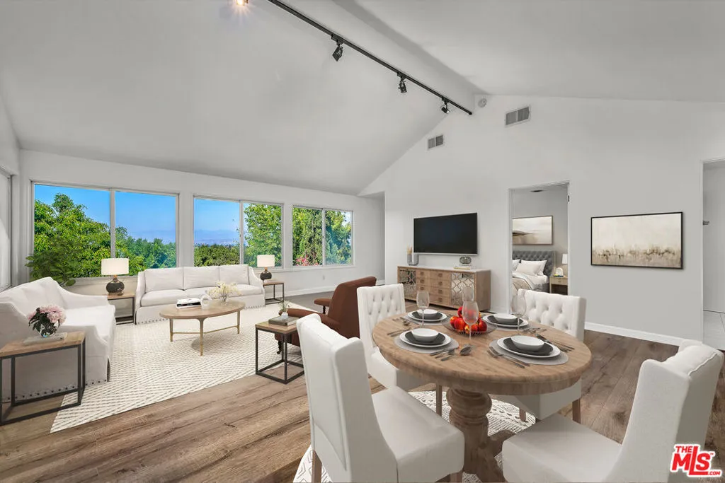 Studio City, California 91604, United States, 4 Bedrooms Bedrooms, ,4 BathroomsBathrooms,Residential,Active,199731