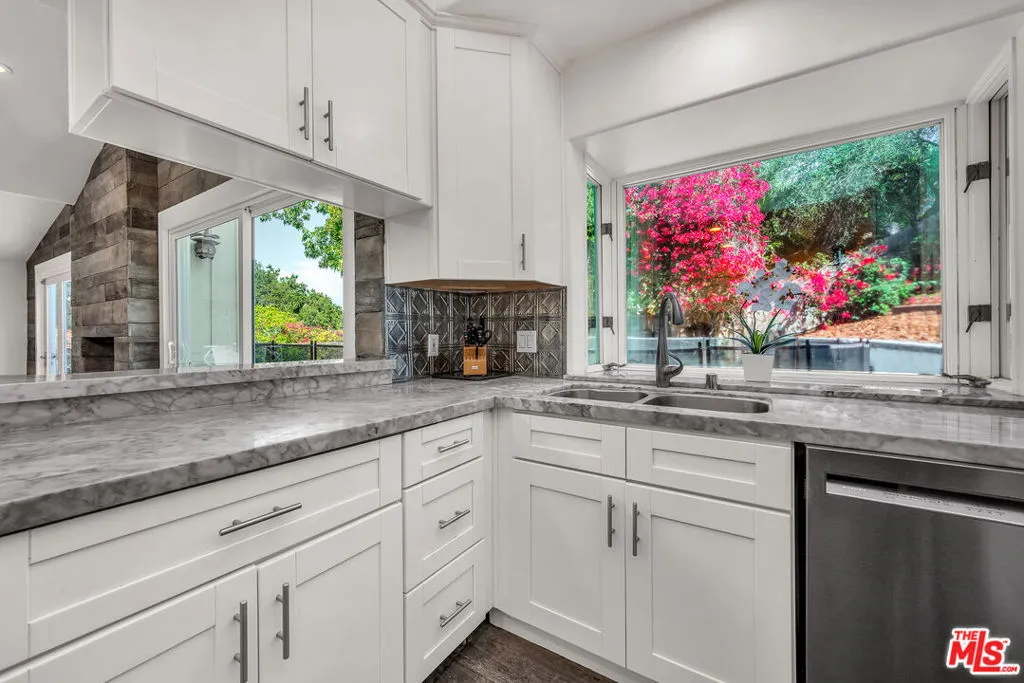 Studio City, California 91604, United States, 4 Bedrooms Bedrooms, ,4 BathroomsBathrooms,Residential,Active,199731