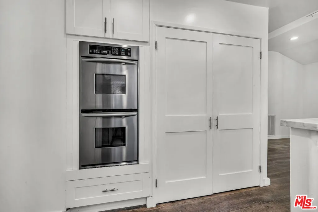 Studio City, California 91604, United States, 4 Bedrooms Bedrooms, ,4 BathroomsBathrooms,Residential,Active,199731