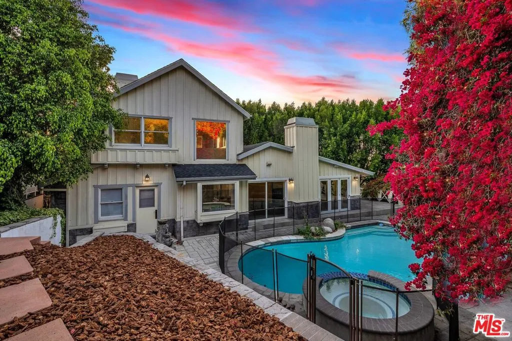 Studio City, California 91604, United States, 4 Bedrooms Bedrooms, ,4 BathroomsBathrooms,Residential,Active,199731