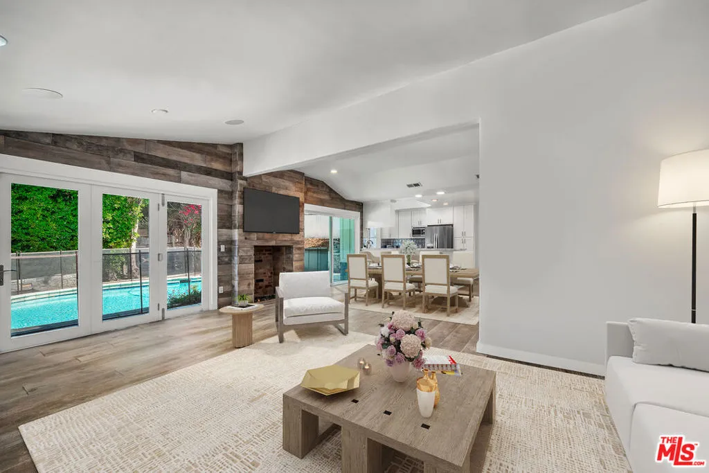 Studio City, California 91604, United States, 4 Bedrooms Bedrooms, ,4 BathroomsBathrooms,Residential,Active,199731