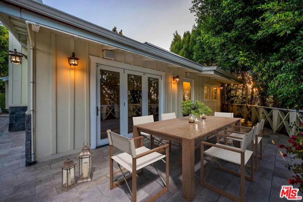 Studio City, California 91604, United States, 4 Bedrooms Bedrooms, ,4 BathroomsBathrooms,Residential,Active,199731