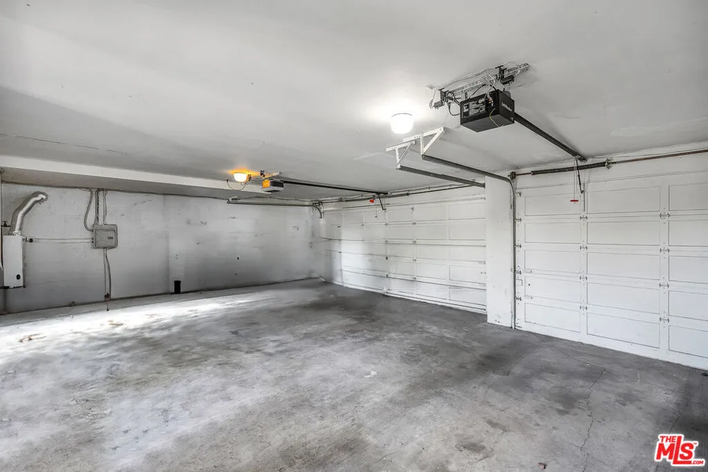 Studio City, California 91604, United States, 4 Bedrooms Bedrooms, ,4 BathroomsBathrooms,Residential,Active,199731