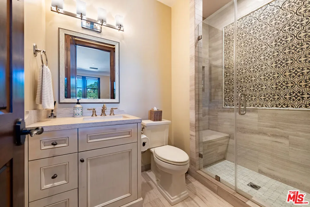 Encino, California 91316, United States, 5 Bedrooms Bedrooms, ,5 BathroomsBathrooms,Residential,Active,201569