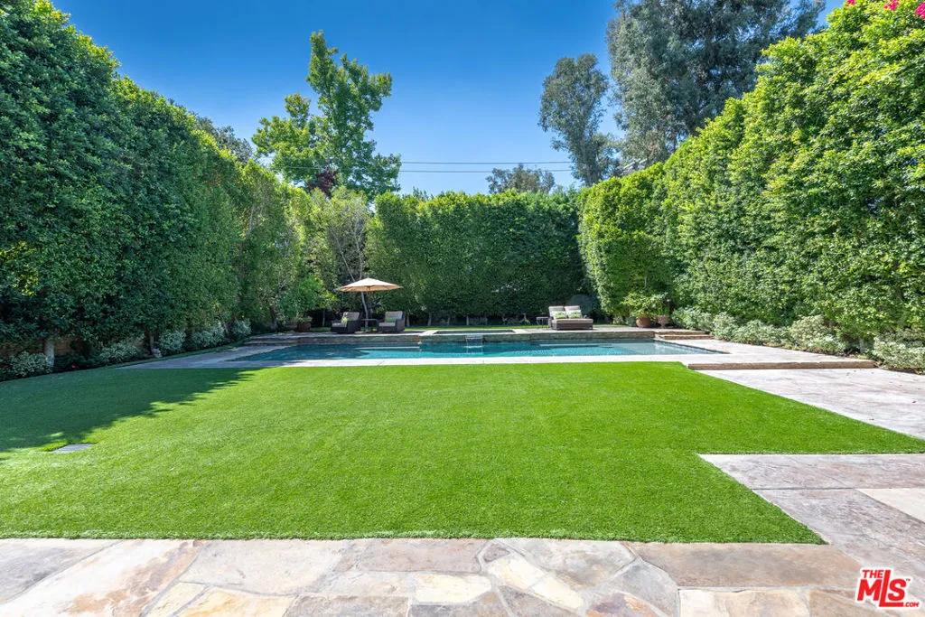 Encino, California 91316, United States, 5 Bedrooms Bedrooms, ,5 BathroomsBathrooms,Residential,Active,201569